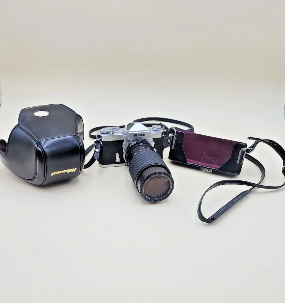 Nikon Nikomat FTN 35mm SLR Film Camera Silver Vivitar 75-205mm Macro Zoom Lens